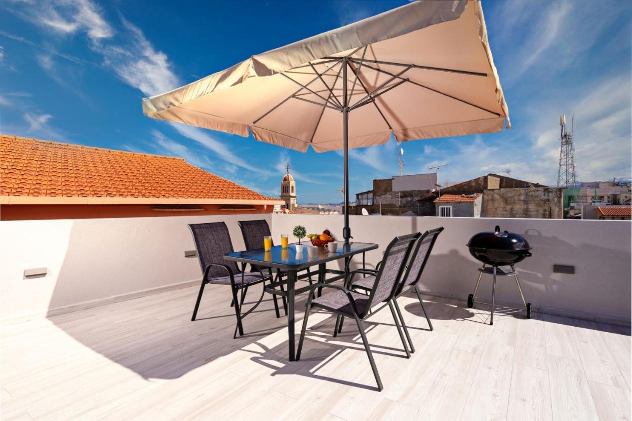 White & Gray Apartment ريثيمنو المظهر الخارجي الصورة