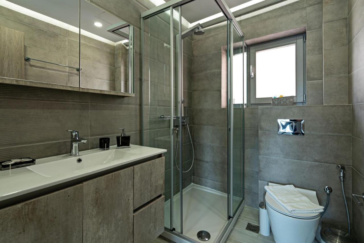 White & Gray Apartment ريثيمنو المظهر الخارجي الصورة