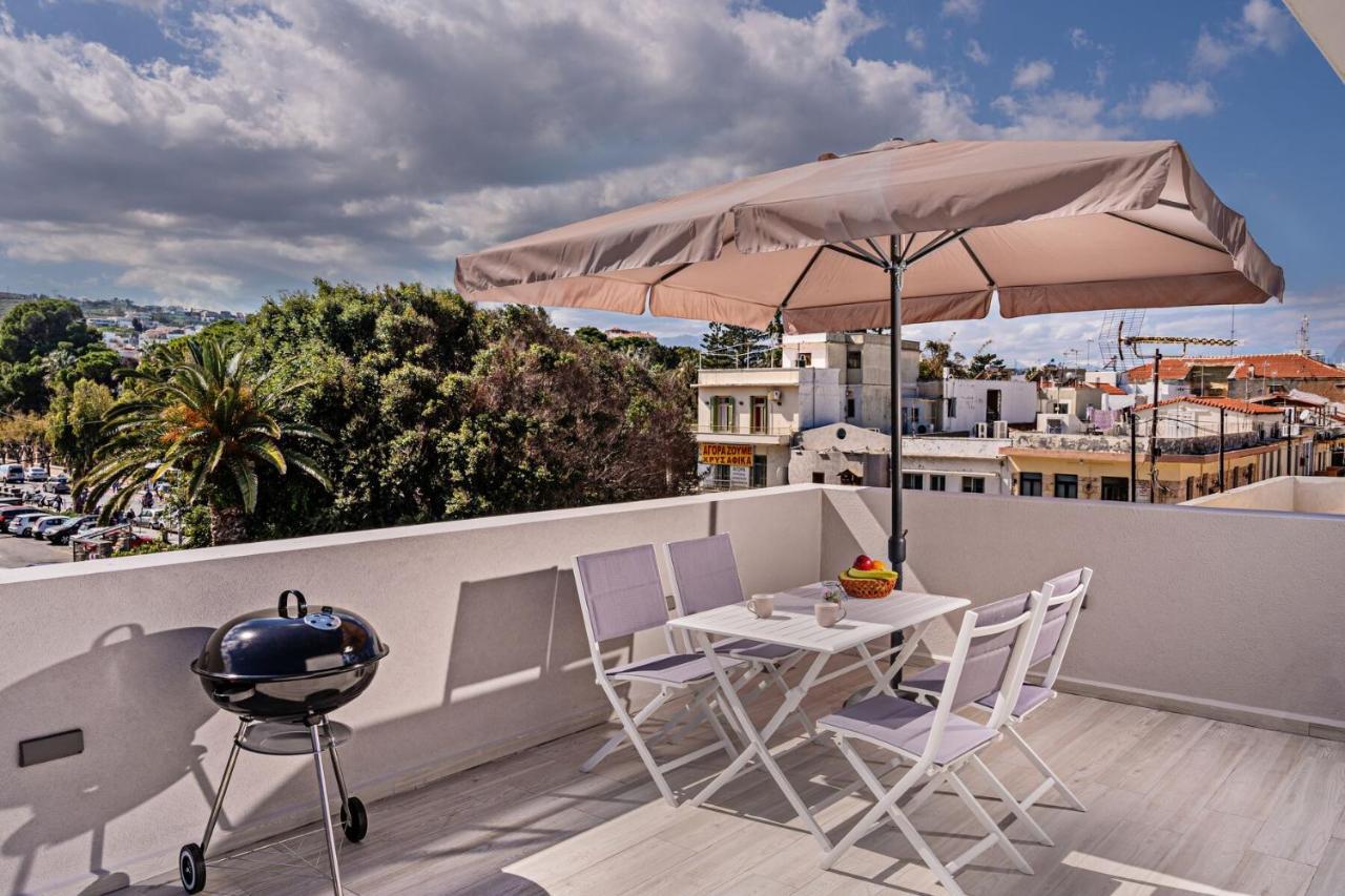 White & Gray Apartment ريثيمنو المظهر الخارجي الصورة
