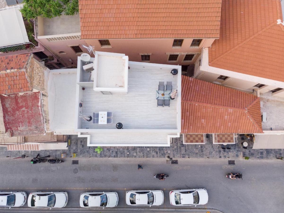 White & Gray Apartment ريثيمنو المظهر الخارجي الصورة