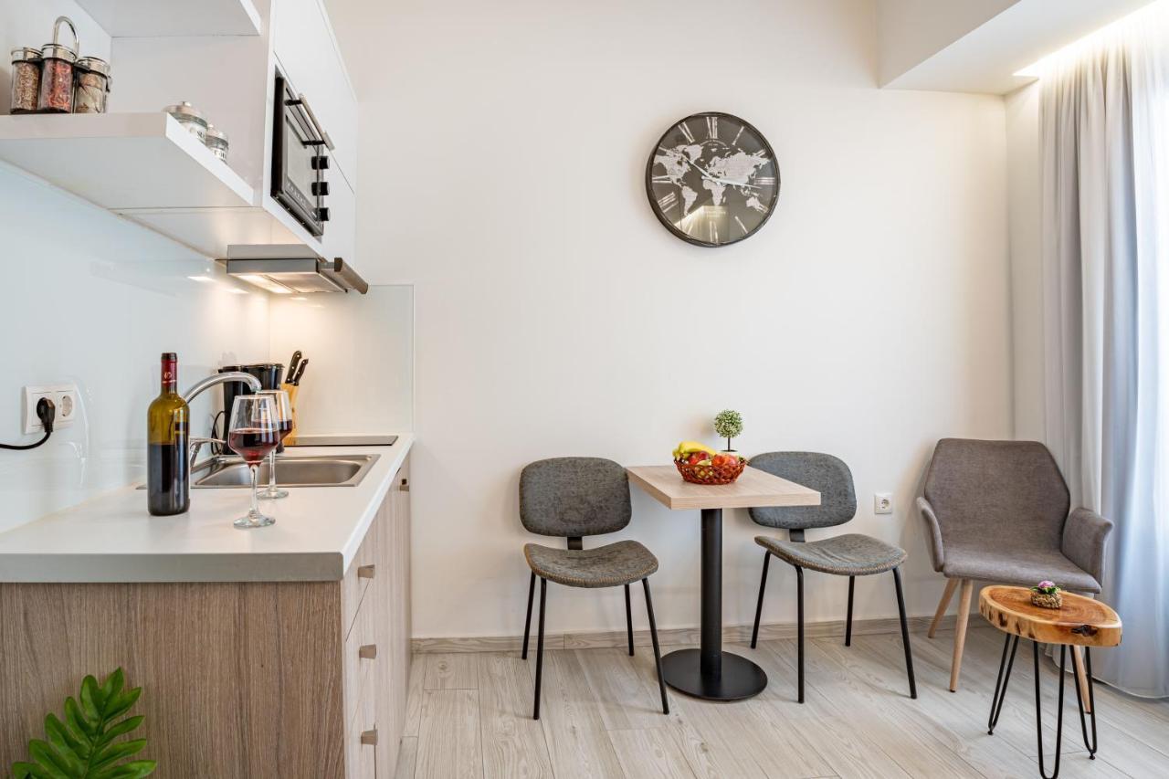 White & Gray Apartment ريثيمنو المظهر الخارجي الصورة
