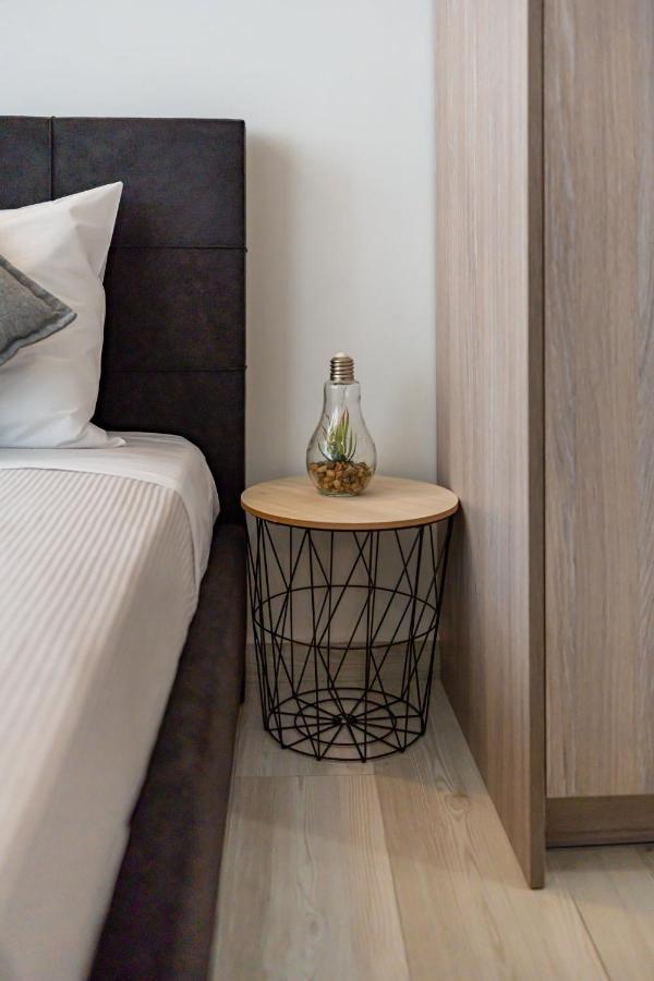 White & Gray Apartment ريثيمنو المظهر الخارجي الصورة