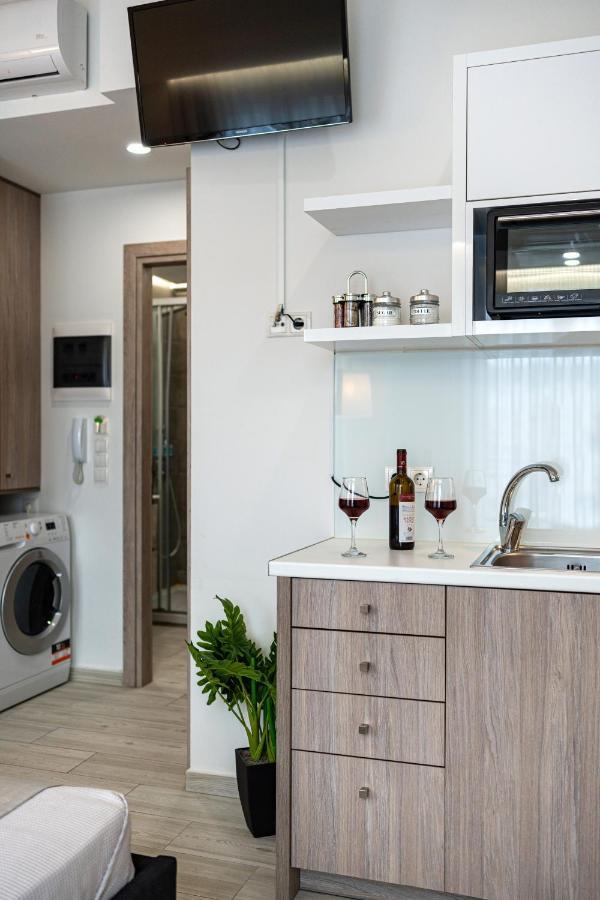White & Gray Apartment ريثيمنو المظهر الخارجي الصورة